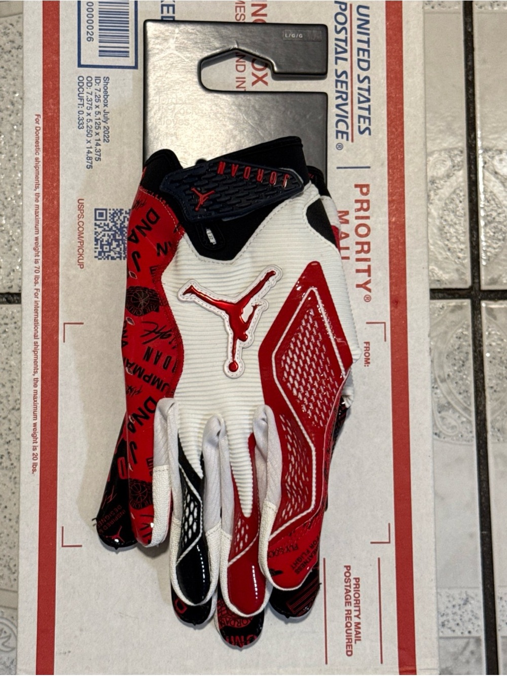 New Jordan Fly Lock 2.0 Football Gloves Red Black Men’s Size Large IB0766-143